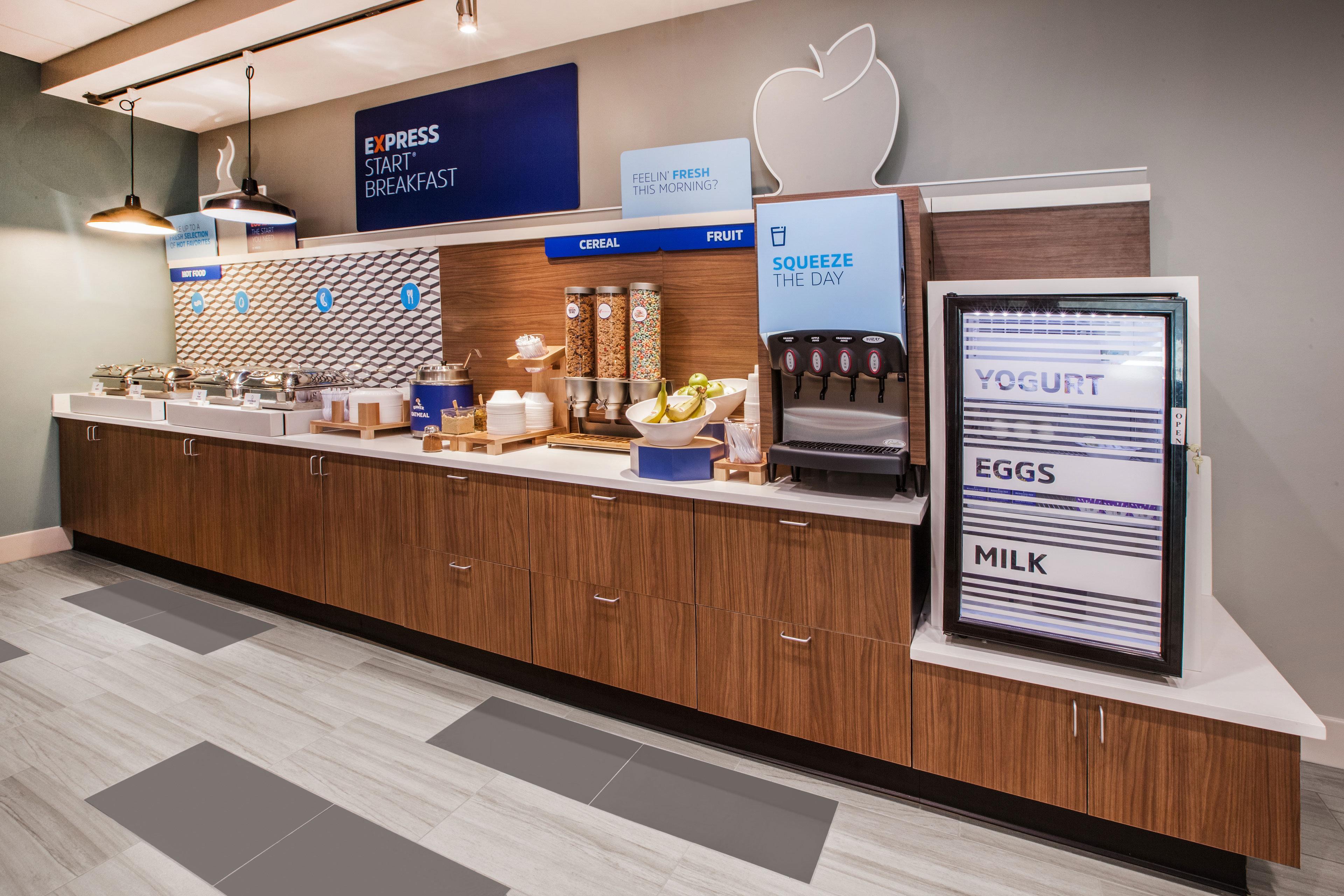 Holiday Inn Express & Suites Wilmington-University Center By Ihg Экстерьер фото