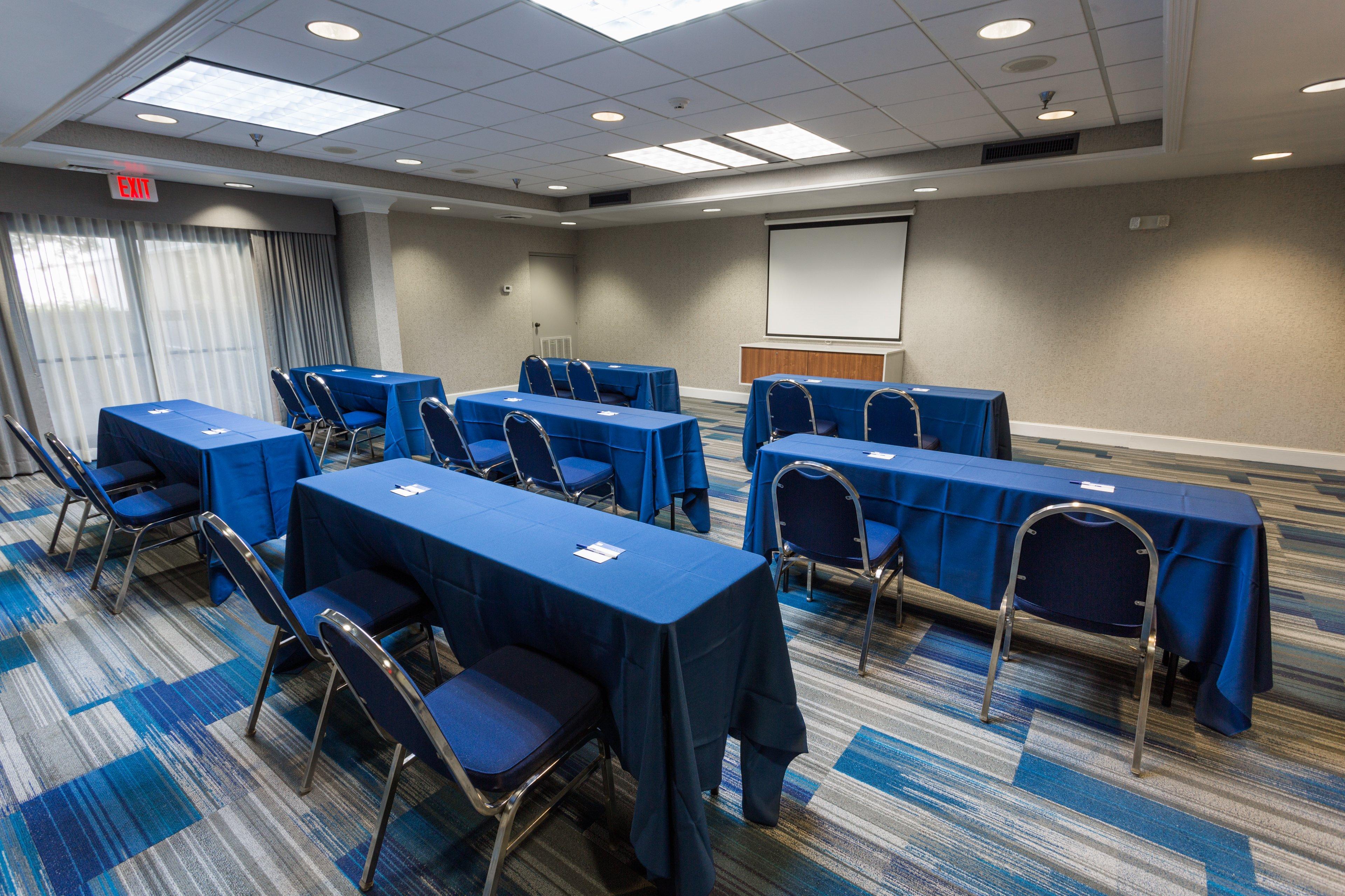 Holiday Inn Express & Suites Wilmington-University Center By Ihg Экстерьер фото