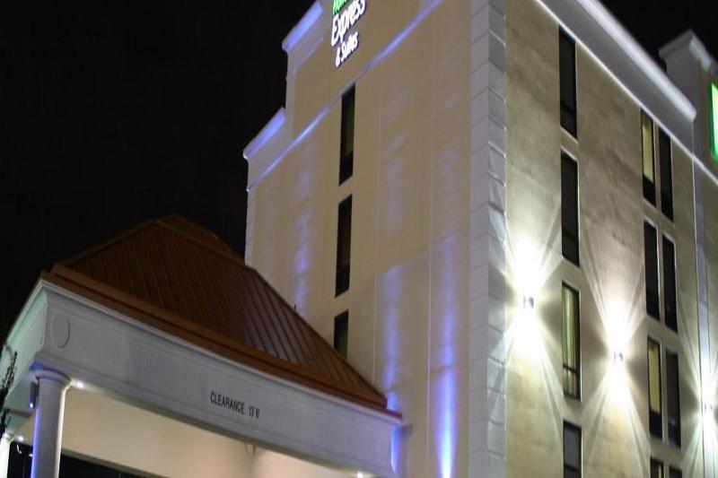 Holiday Inn Express & Suites Wilmington-University Center By Ihg Экстерьер фото