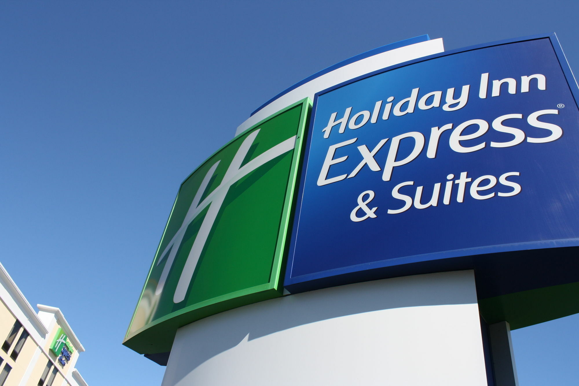 Holiday Inn Express & Suites Wilmington-University Center By Ihg Экстерьер фото