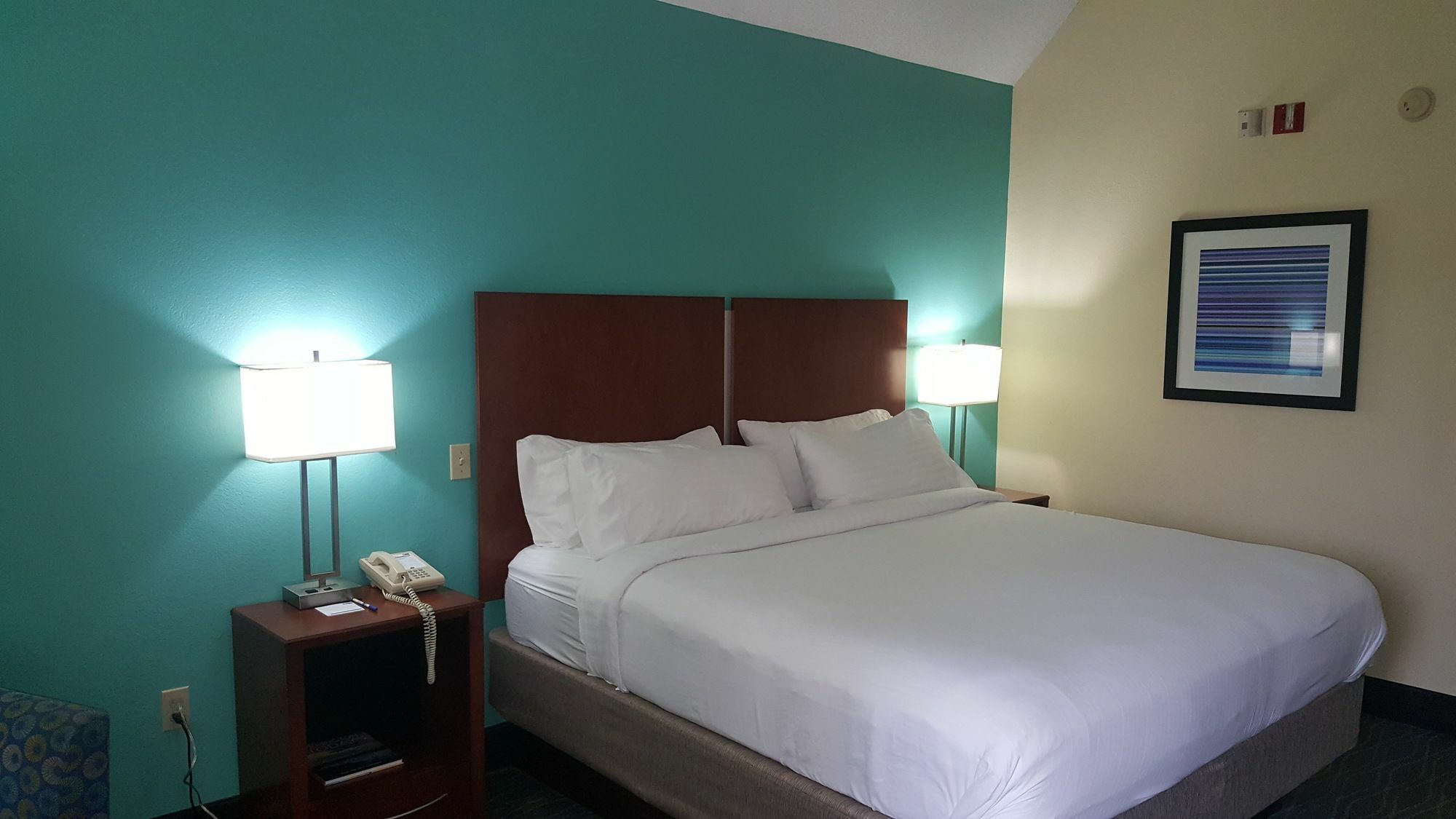 Holiday Inn Express & Suites Wilmington-University Center By Ihg Экстерьер фото